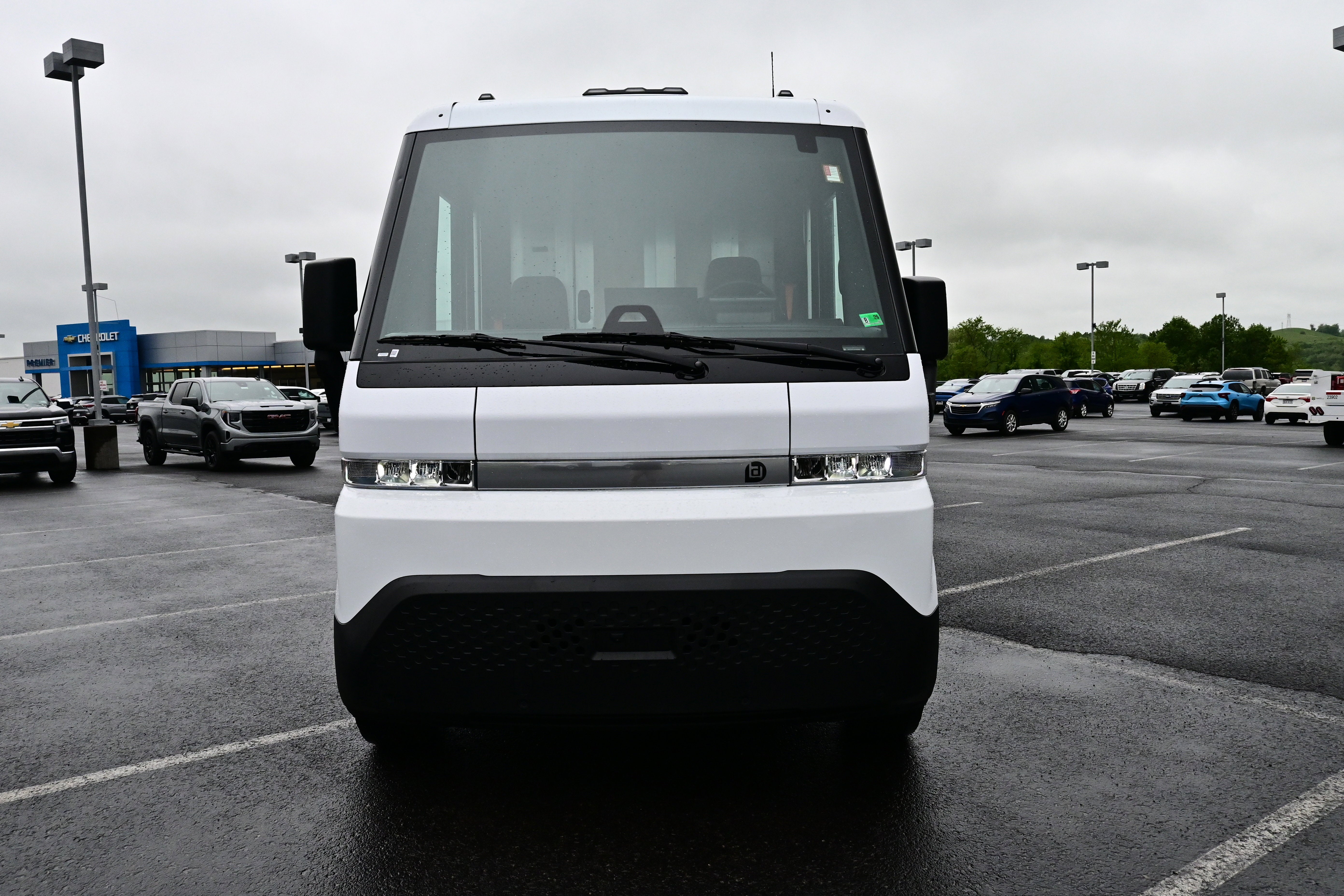 2024 BrightDrop Zevo 400 — rear three-quarter view